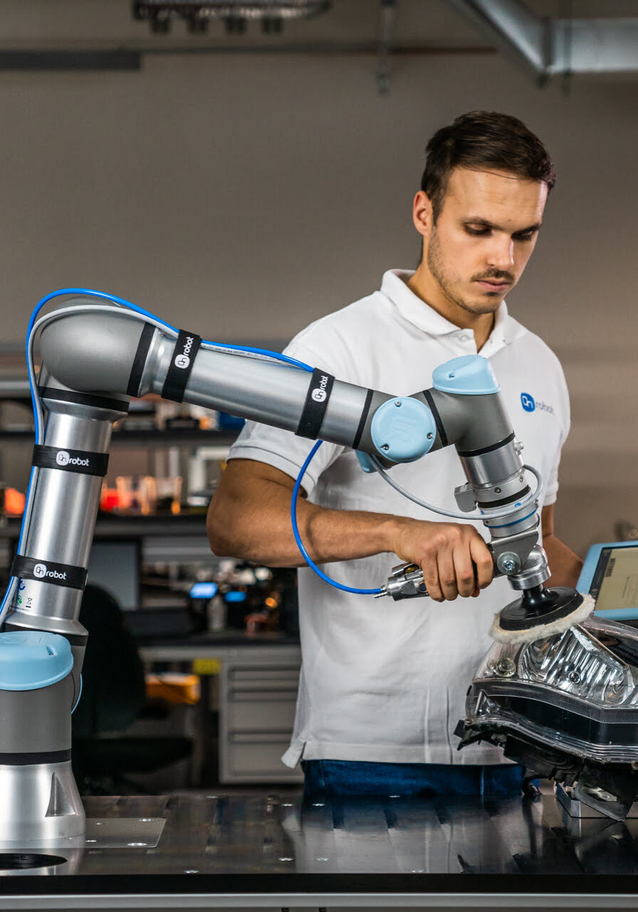 Cobot Finishing portrait 02309d5d67854060c313e886c5b0b540 db1469rpjwvm